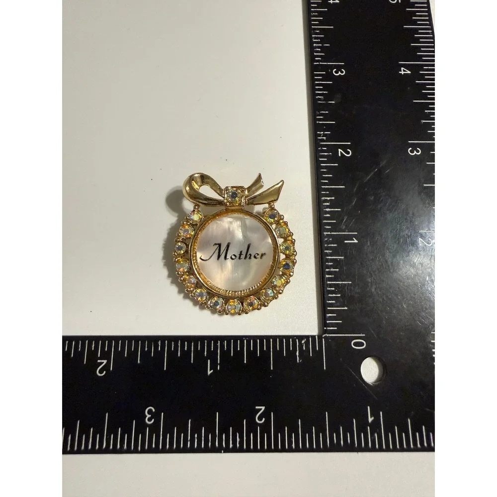 Vintage Gold Tone Mother of Pearl‎ AB Rhinestone Mother Bow Wreath Brooch Pin
